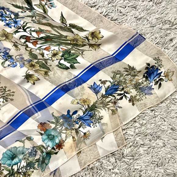 Adrienne Vittadini vintage cream blue striped floral sheer scarf - Picture 13 of 16